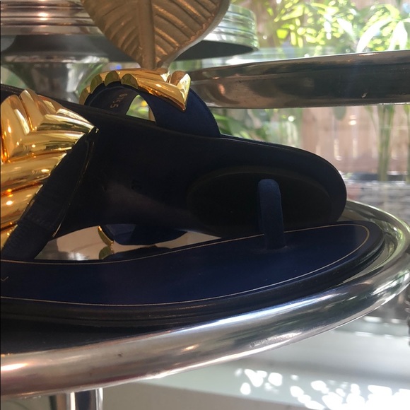 Louis Vuitton Gold V blue suede flat sandal - Picture 4 of 6